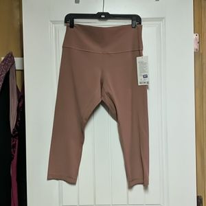 Lululemon capri yoga pants